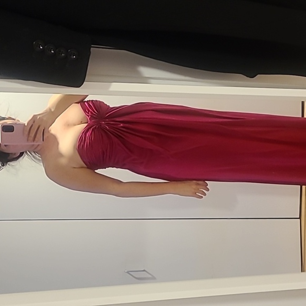 Gorgous hot pink,  floor length, Grecian style strapless gown.  LAUNDRY, size 6.